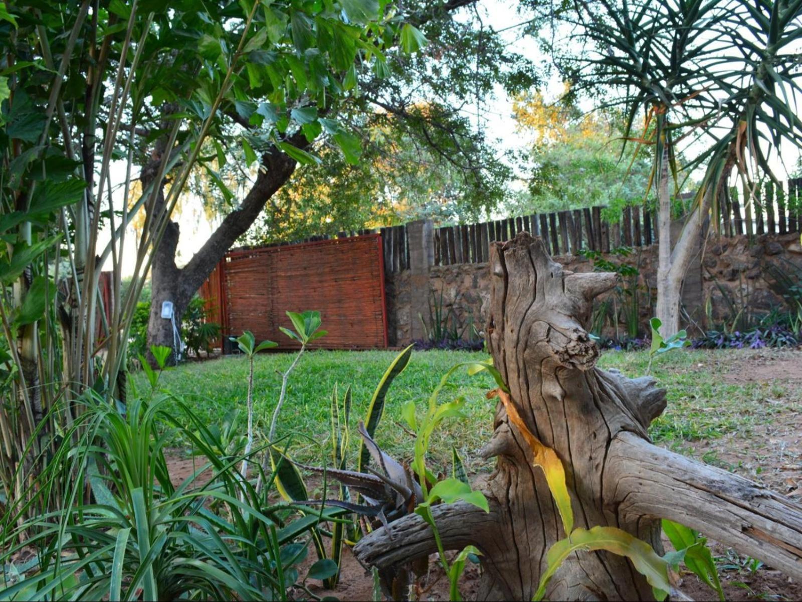Nxabii Cottages Kasane Bagian luar foto