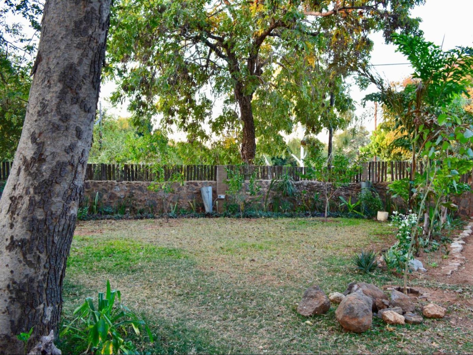 Nxabii Cottages Kasane Bagian luar foto