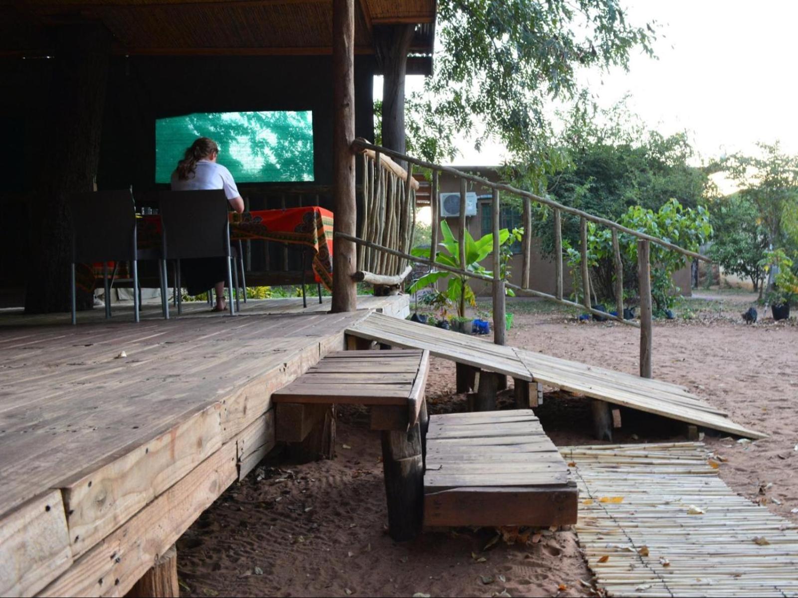 Nxabii Cottages Kasane Bagian luar foto