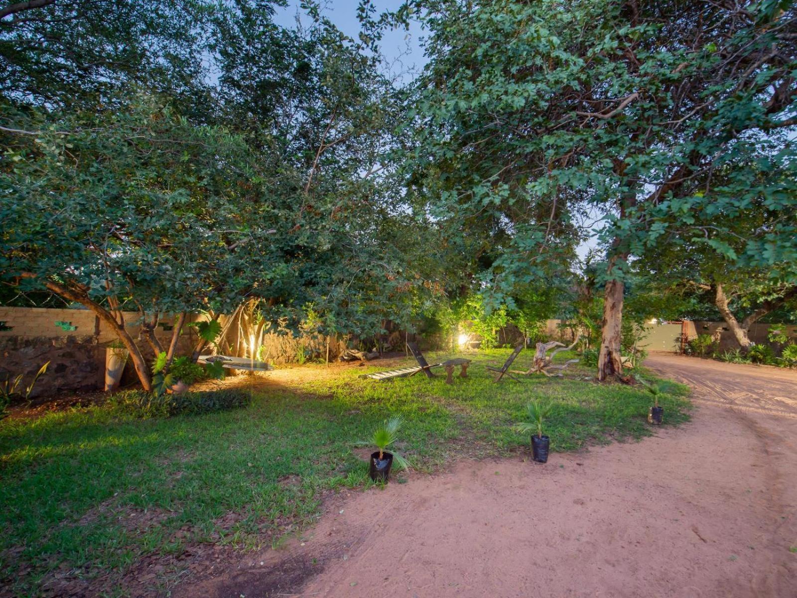 Nxabii Cottages Kasane Bagian luar foto
